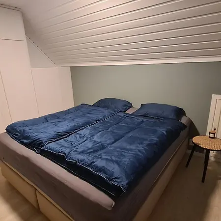 Loftsleilighet Med Sjoutsikt