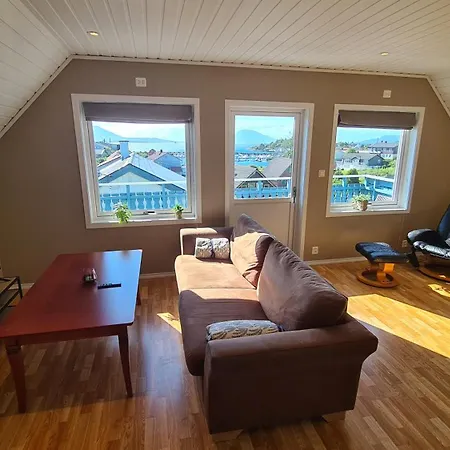 Loftsleilighet Med Sjoutsikt Leilighet Florø
