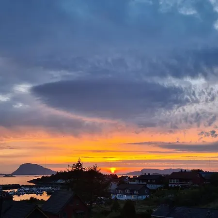 Loftsleilighet Med Sjoutsikt Leilighet Florø
