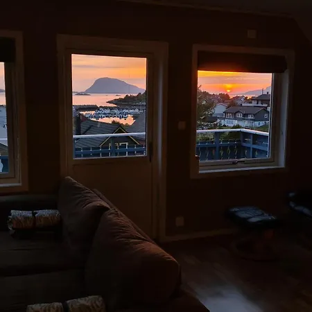Loftsleilighet Med Sjoutsikt Florø