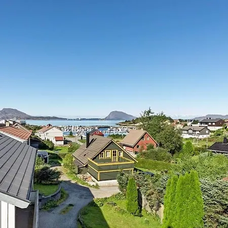 Loftsleilighet Med Sjoutsikt Florø